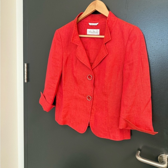 MaxMara sz. 8 vintage linen orange/red
Blazer Classic great vintage condition - Picture 15 of 15